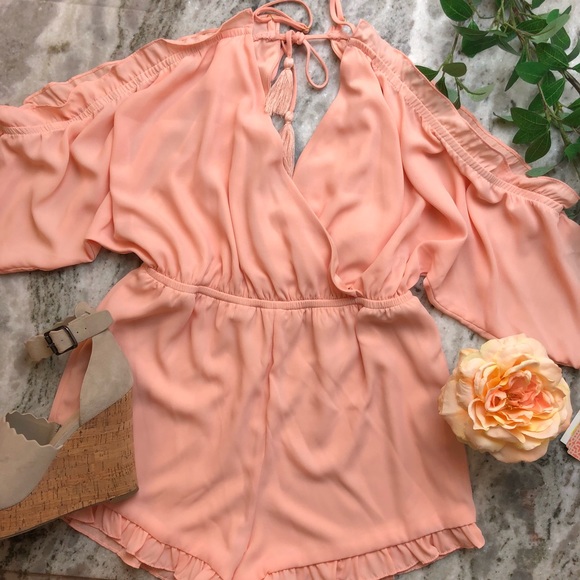 Gianni Bini Pants - NWT Gianni Bini Cold-Shoulder Ruffle Romper Size S